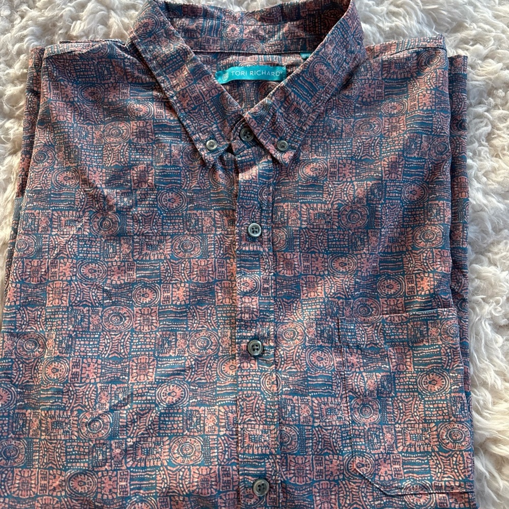 Tori Richard Men’s Button-Down Shirt in Navy and Coral